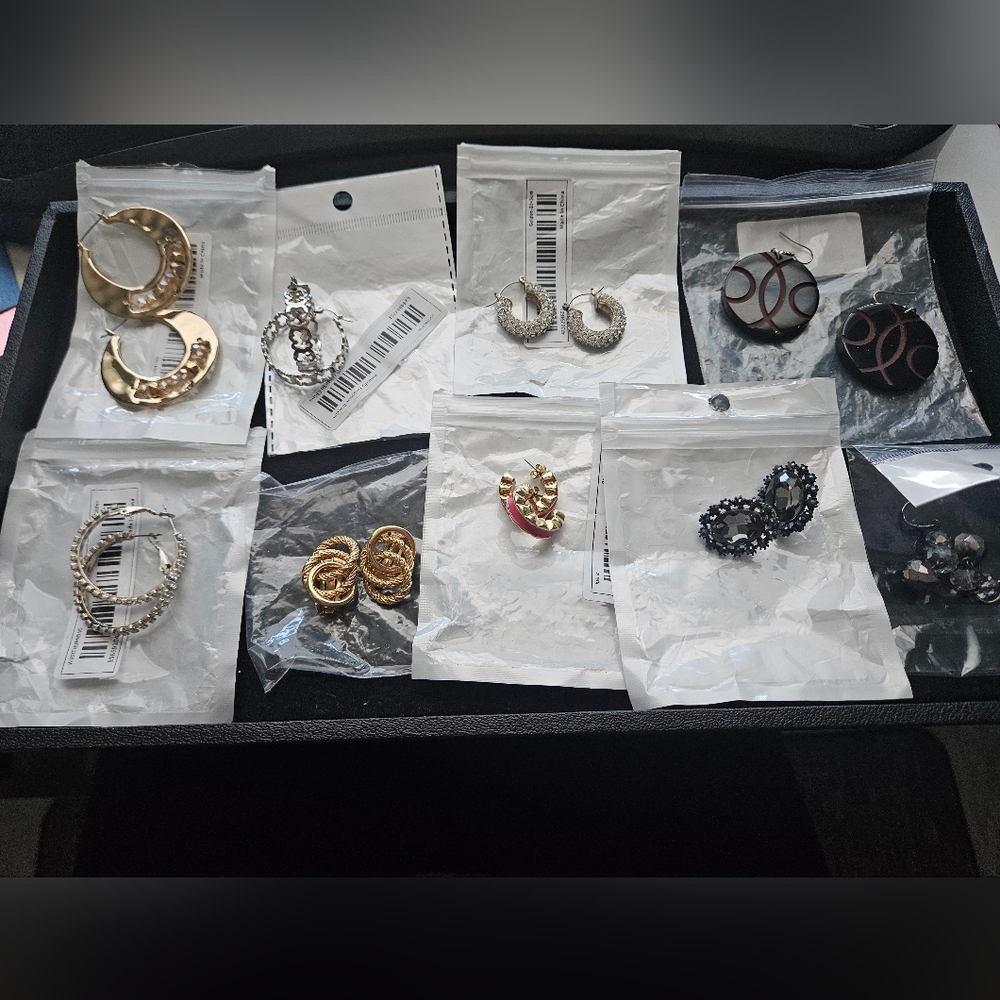 Lot Of 9 Fashion Jewelry Earrings Goldtone, Silvertone, Wood. Hoops And More